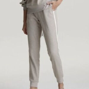 Varley Kelvin Jogger XL Tan Waffle Knit Stripe Lounge Pants Drawstring Waist